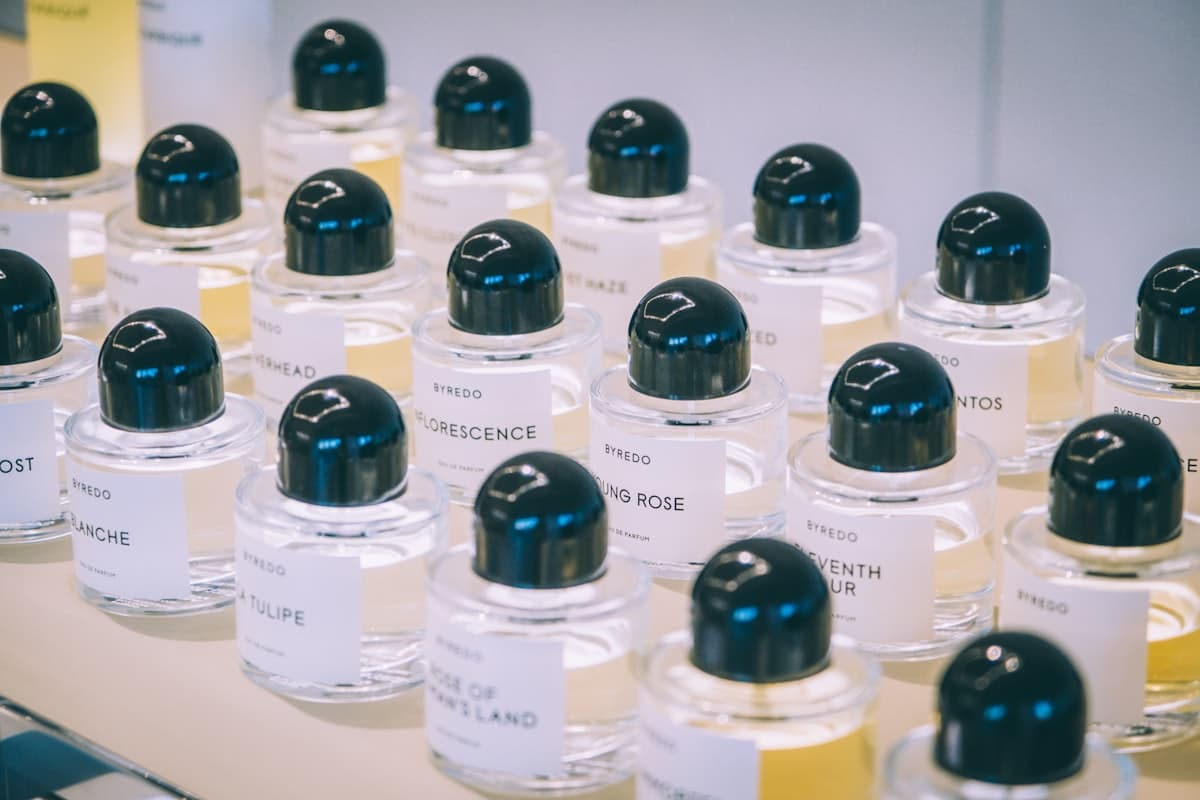 عطور ومستحضرات